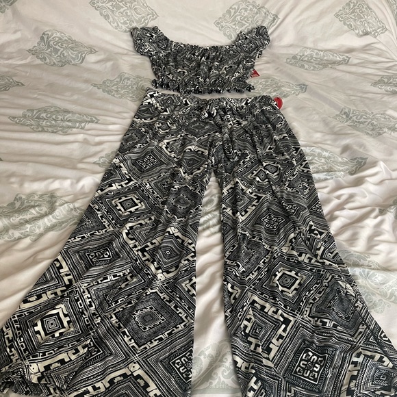 New 2 pice outfit size large - Picture 4 of 10